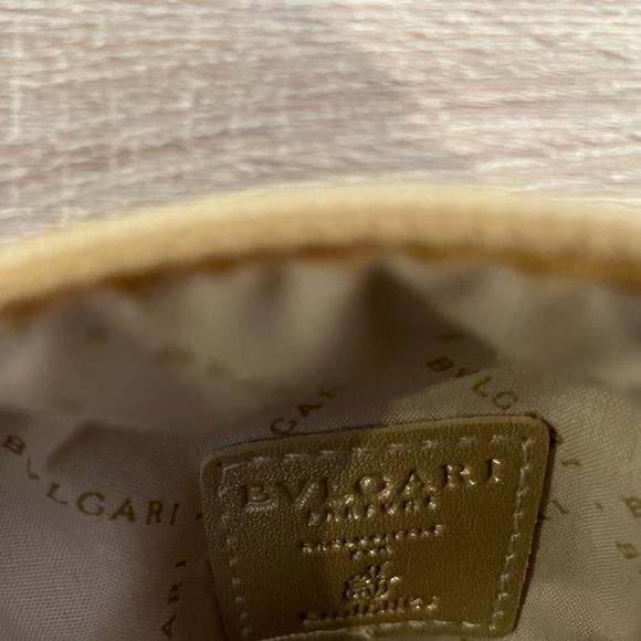 NWOT Bulgari zippered makeup bag - Picture 7 of 7